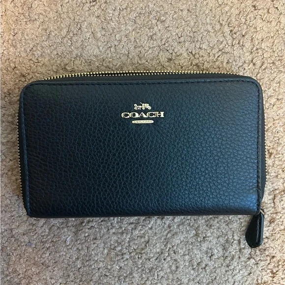 Coach Black Leather Zip Wallet - Picture 3 of 6